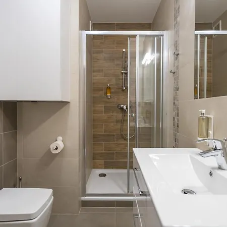 Rentplanet - Gorna * 스클라르스카포렘바